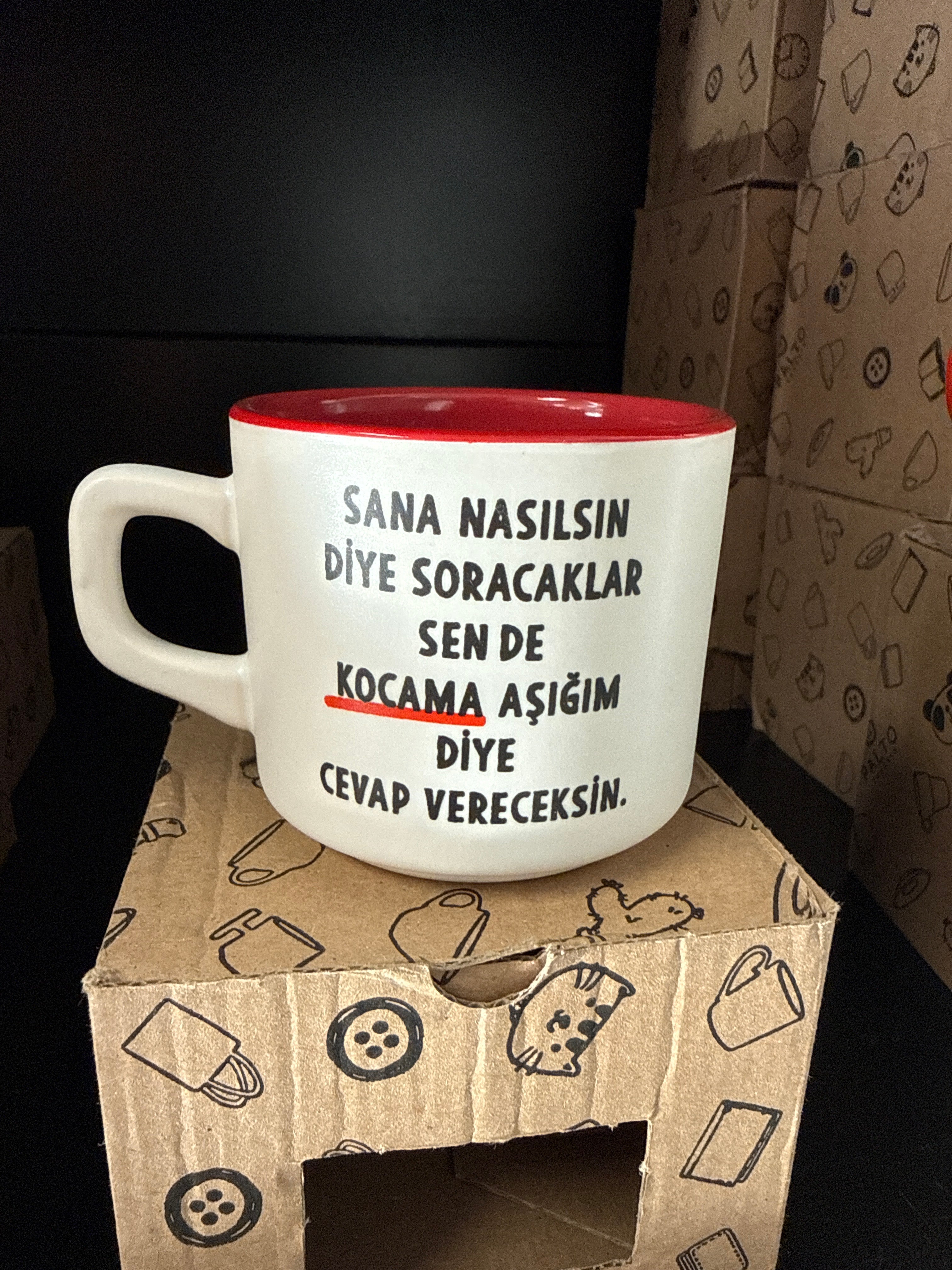 Sana Nasilsin Diye Soracaklar, Sen de kocama kirmizi 6