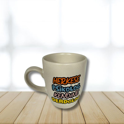 Tasse - Psychologue pour tous, confesseur pour moi-même
