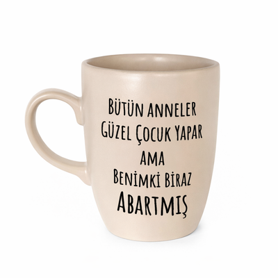 Mijn moeder heeft een overdreven ovale X-cup gemaakt. 
